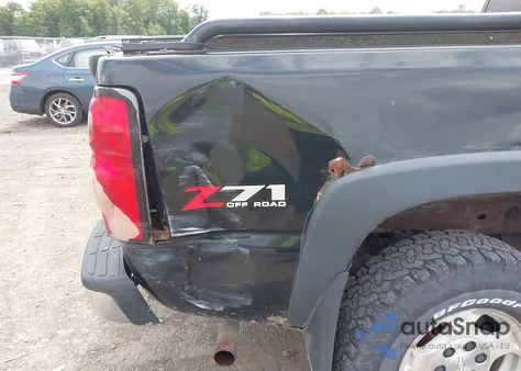 2004 Chevrolet Silverado 1500 Z71 z USA, uszkodzony, nr VIN 1GCEK14T04Z217916